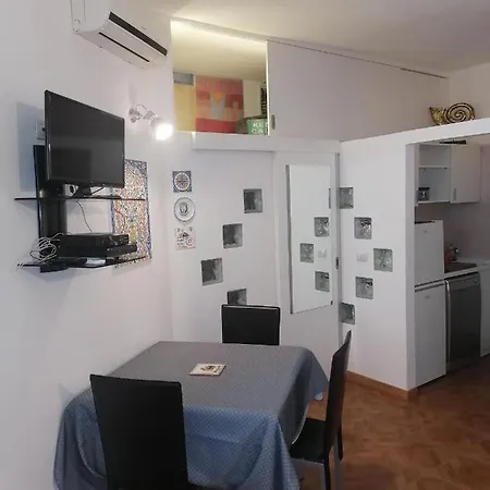 Loft 13- 13 Il Giglio Апартаменты